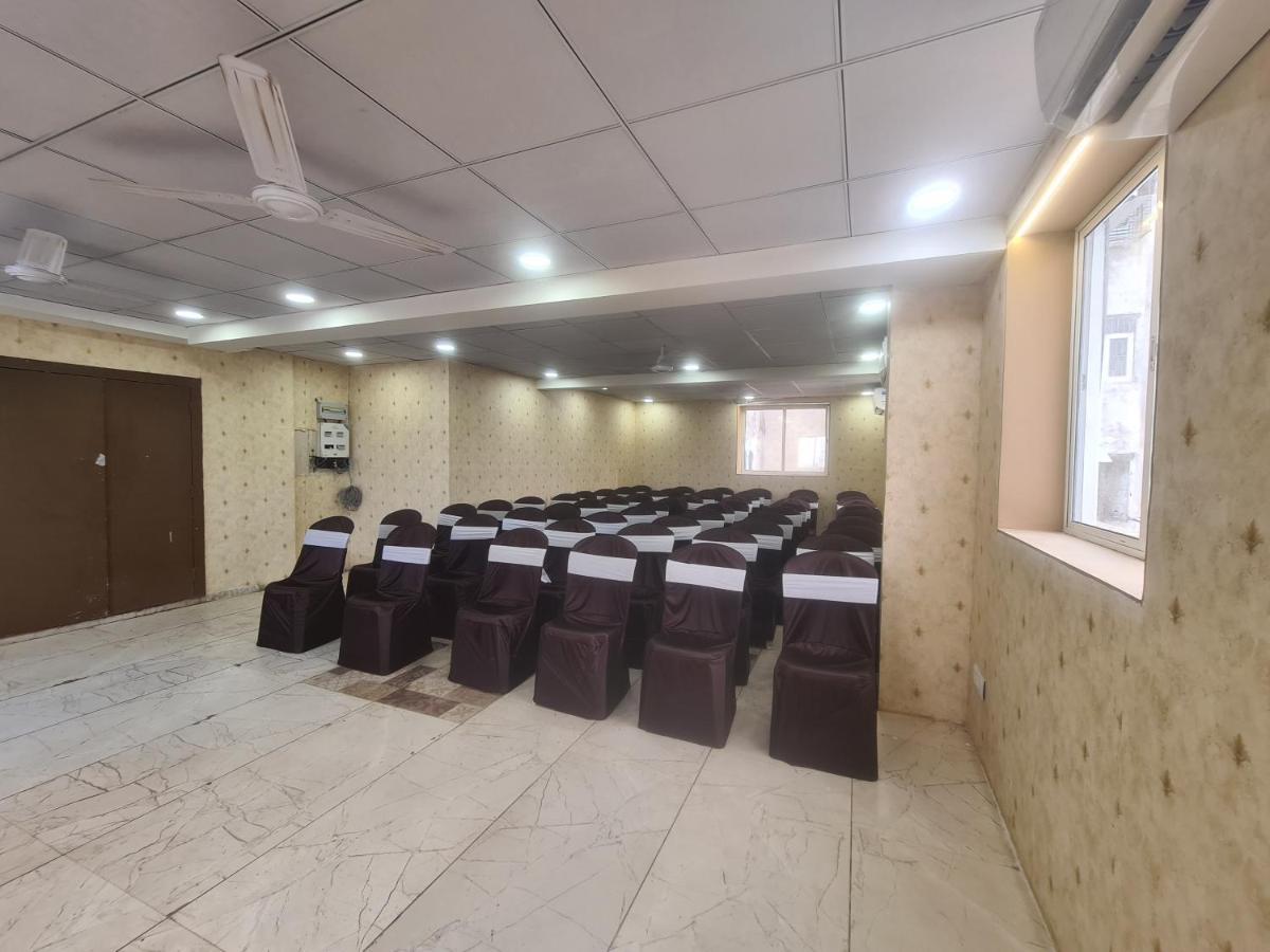 Hotel Nova Pride Раджкот Экстерьер фото