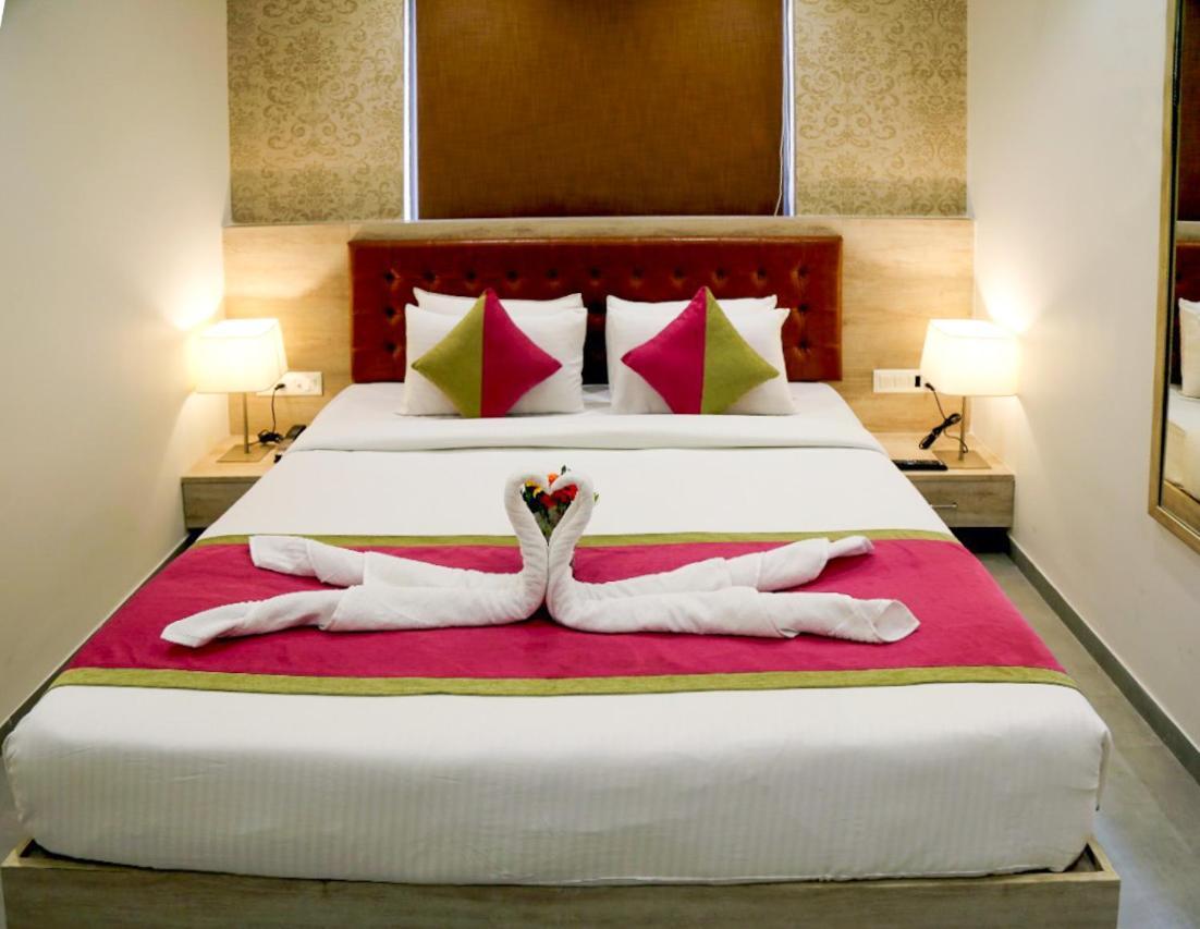 Hotel Nova Pride Раджкот Экстерьер фото