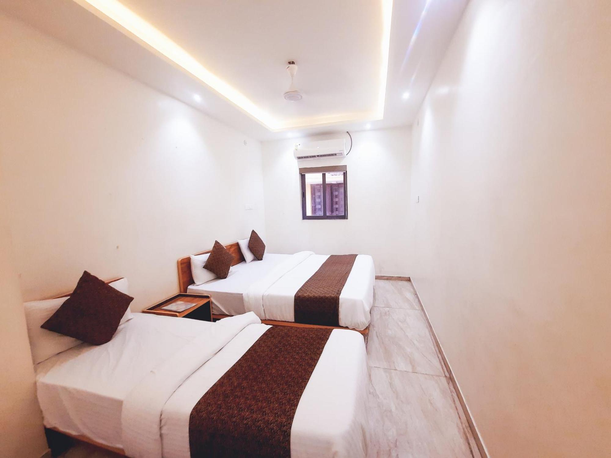 Hotel Nova Pride Раджкот Экстерьер фото